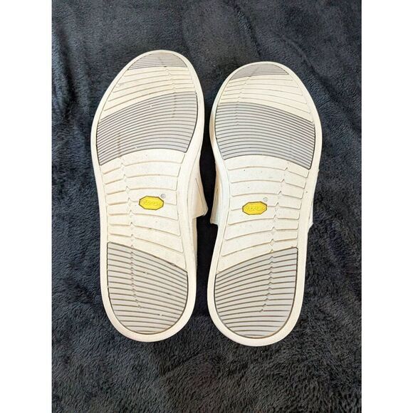 Mens UGG suede leather slip on shoes. In good condition size 12. - Picture 7 of 11